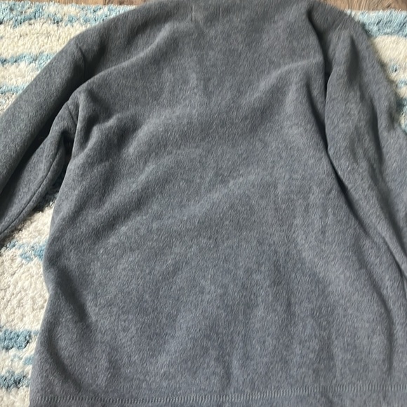 Fleece - Picture 3 of 4